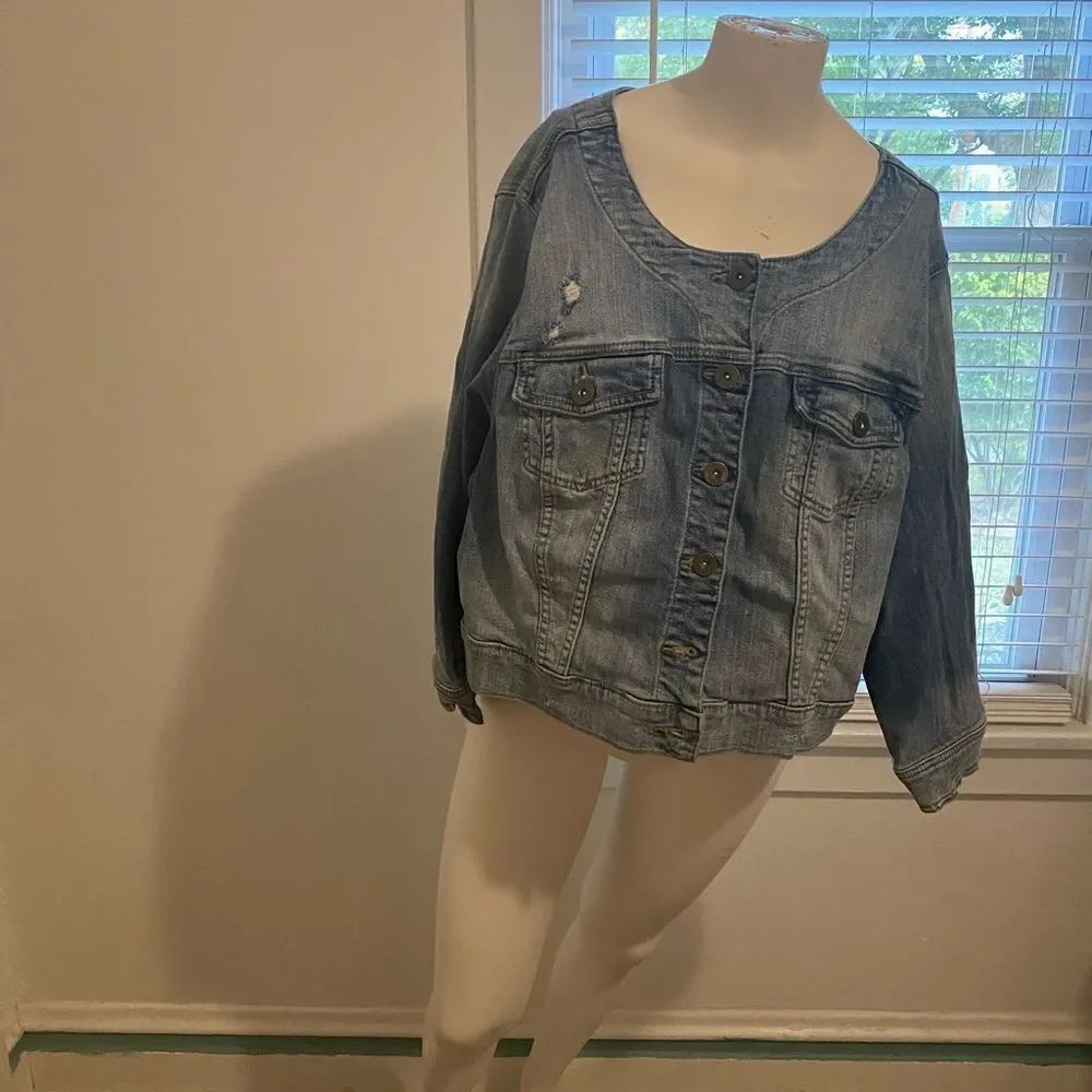 Torrid crop 3/4 sleeves denim jean jacket, size 3